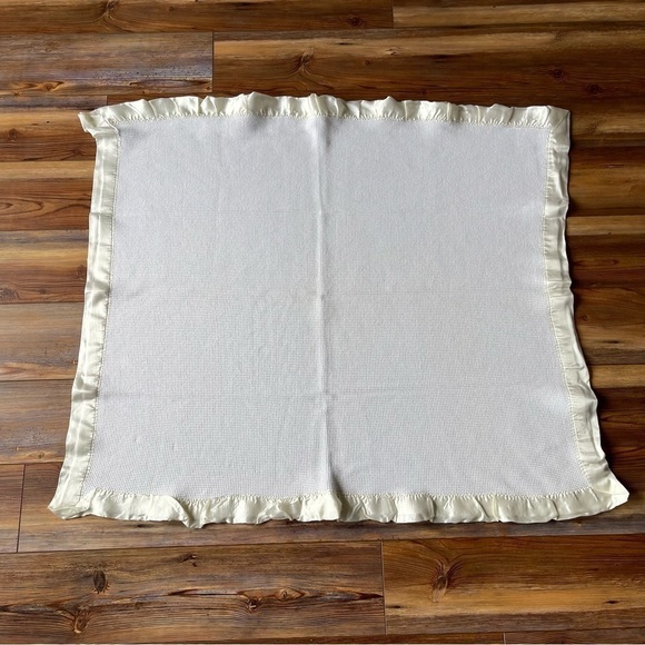 Vintage Baby Morgan Baby Blanket Waffle Knit Thermal Silk Trim - Picture 2 of 4